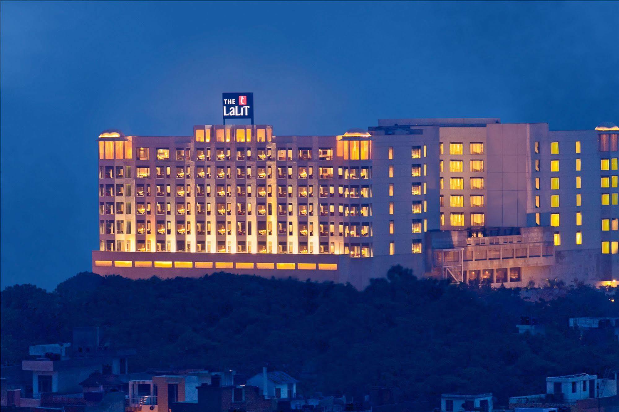 Hotel The Lalit Jaipur Exterior foto